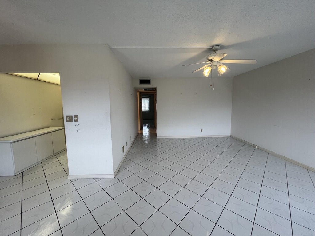 Photo of 4006 FARNHAM N #4006, Deerfield Beach, FL 33442 (MLS # B26091620)