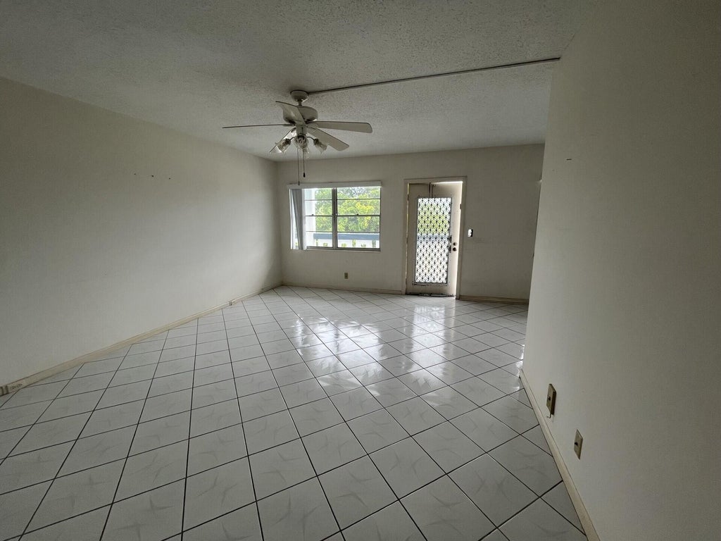 Photo of 4006 FARNHAM N #4006, Deerfield Beach, FL 33442 (MLS # B26091620)