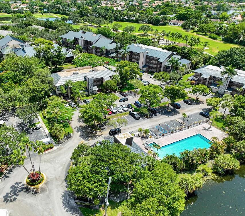 FOUNTAINS OF JACARANDA CONDO II - Residential