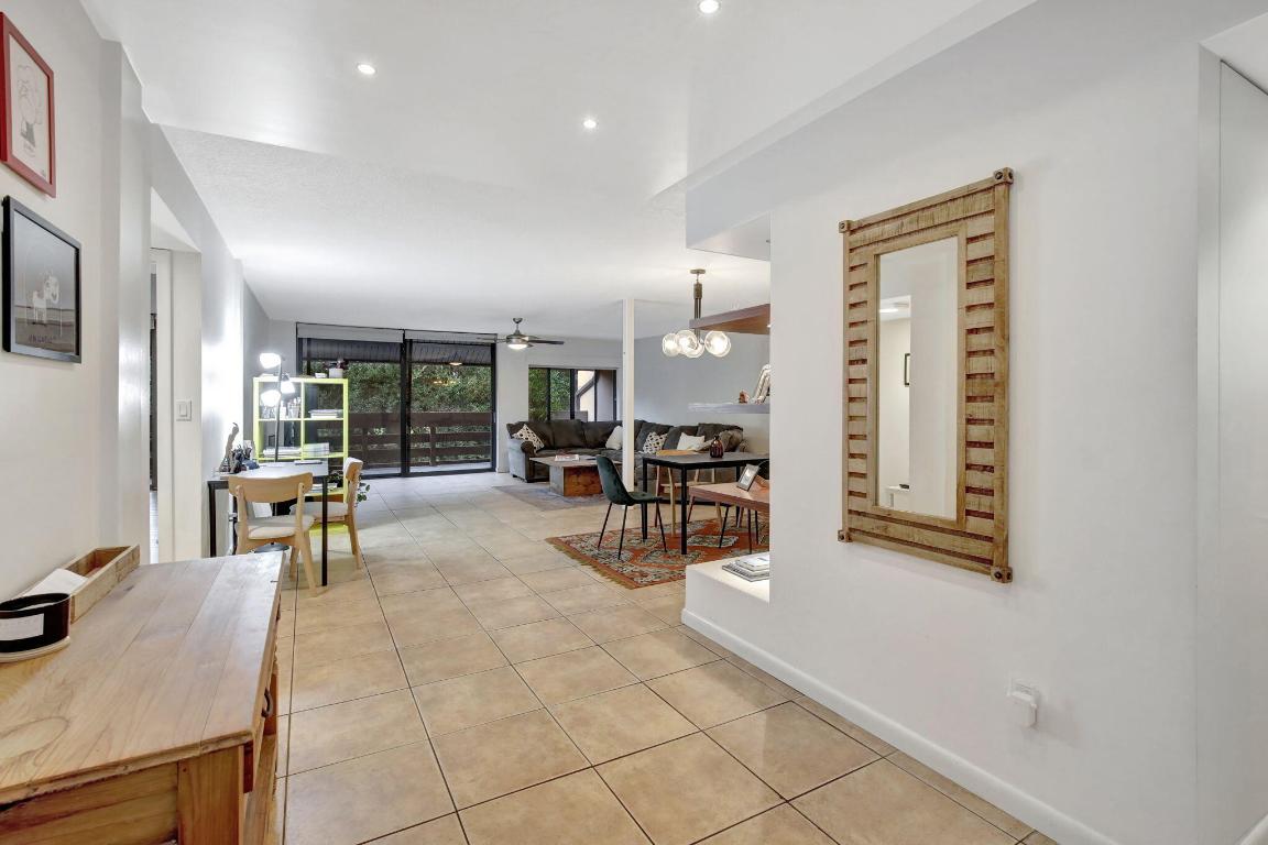 FOUNTAINS OF JACARANDA CONDO II - Residential