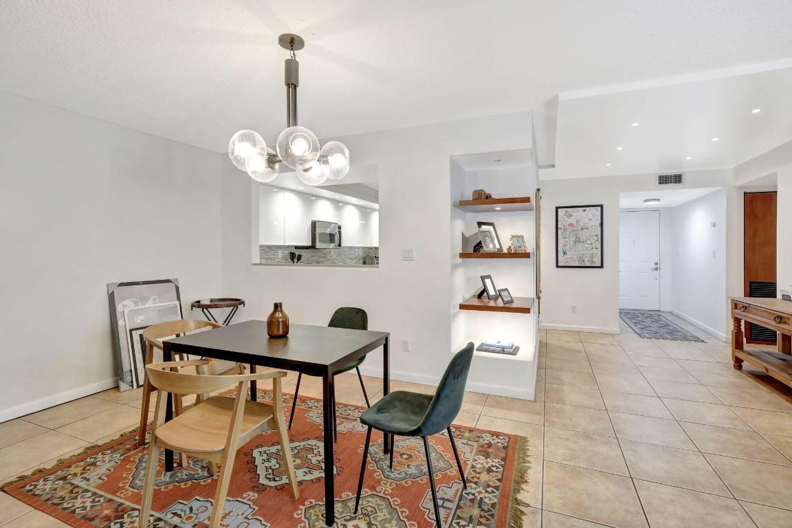 FOUNTAINS OF JACARANDA CONDO II - Residential