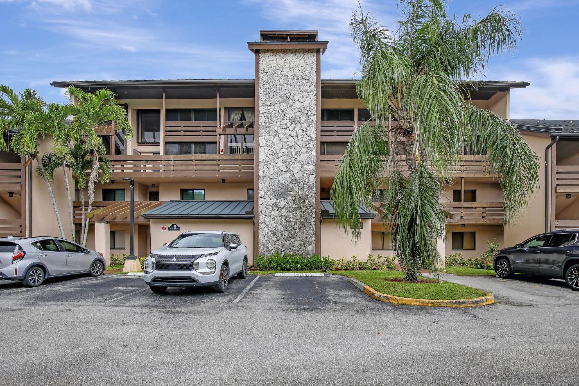 FOUNTAINS OF JACARANDA CONDO II - Residential