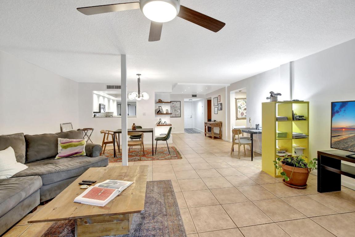 FOUNTAINS OF JACARANDA CONDO II - Residential