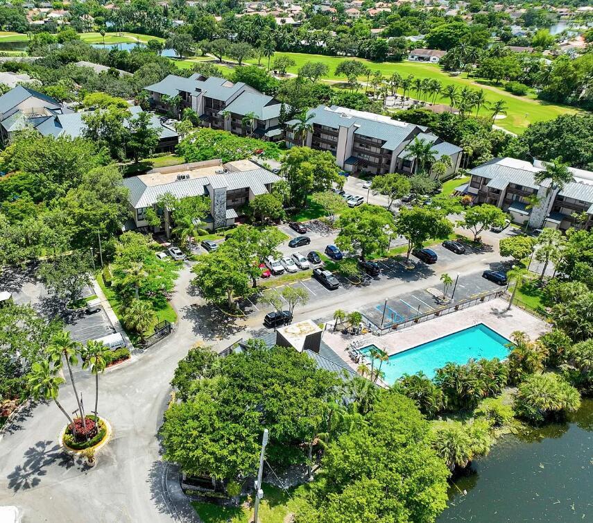 FOUNTAINS OF JACARANDA CO - Residential