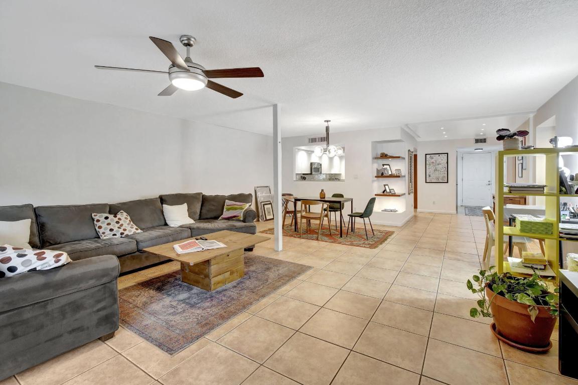 FOUNTAINS OF JACARANDA CONDO II - Residential