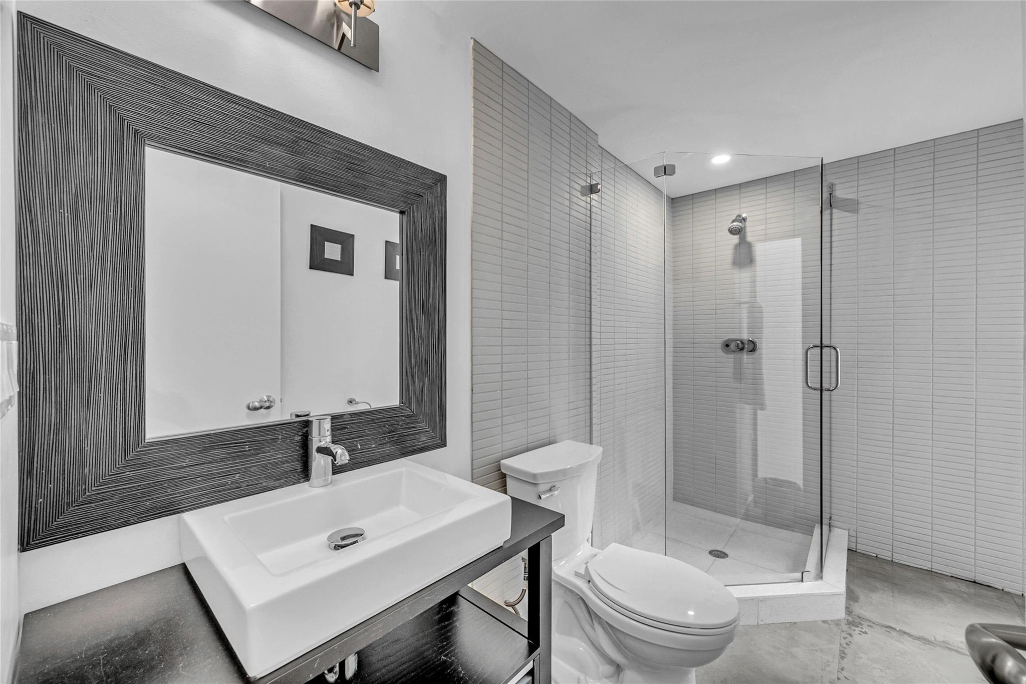 Las Olas Park Corr 6-12 B - Residential Lease