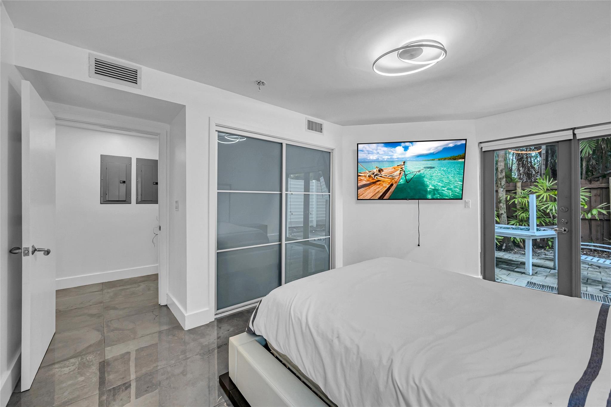 Las Olas Park Corr 6-12 B - Residential Lease