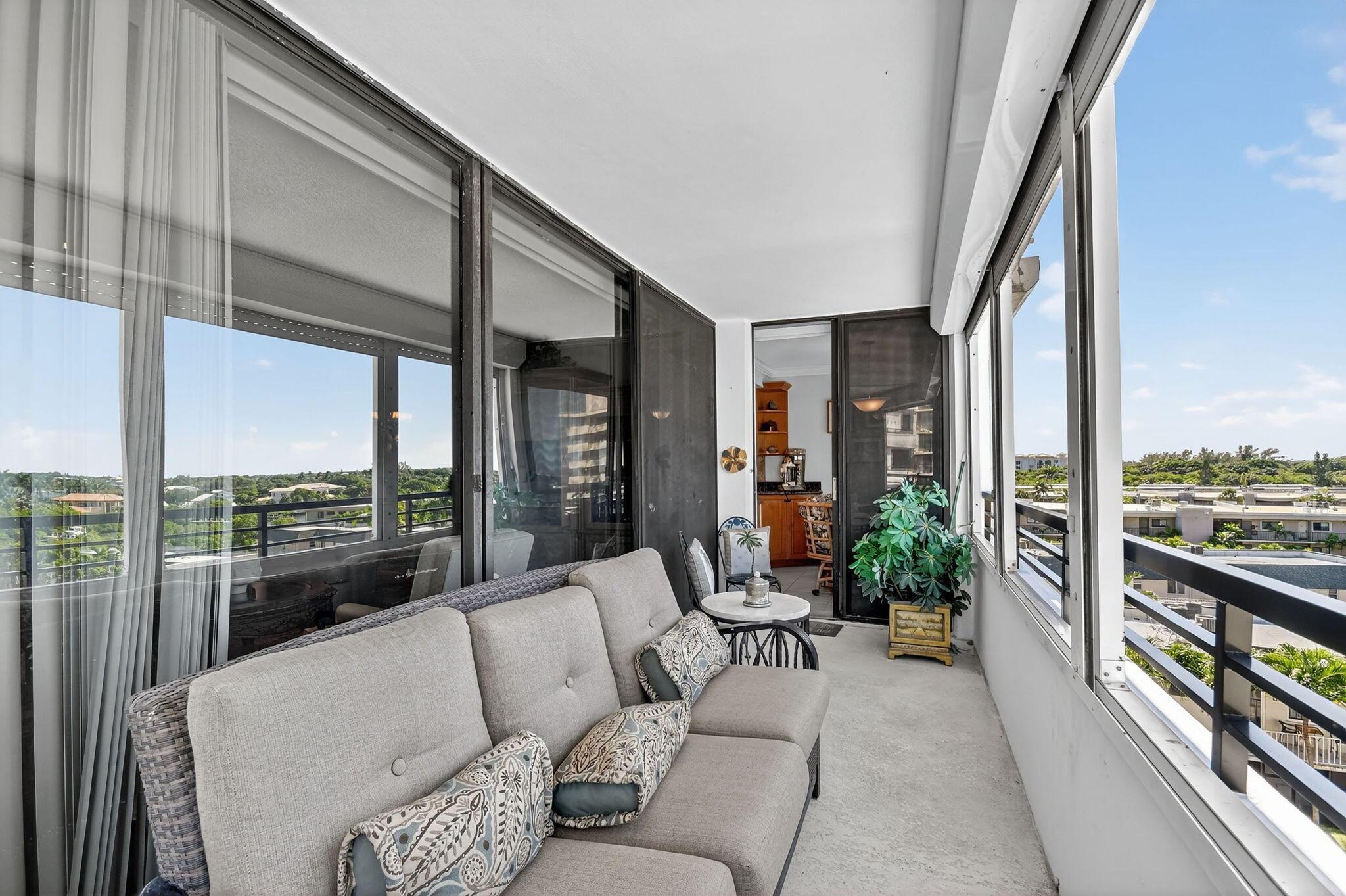 MAYFAIR HOUSE CONDO - Residential