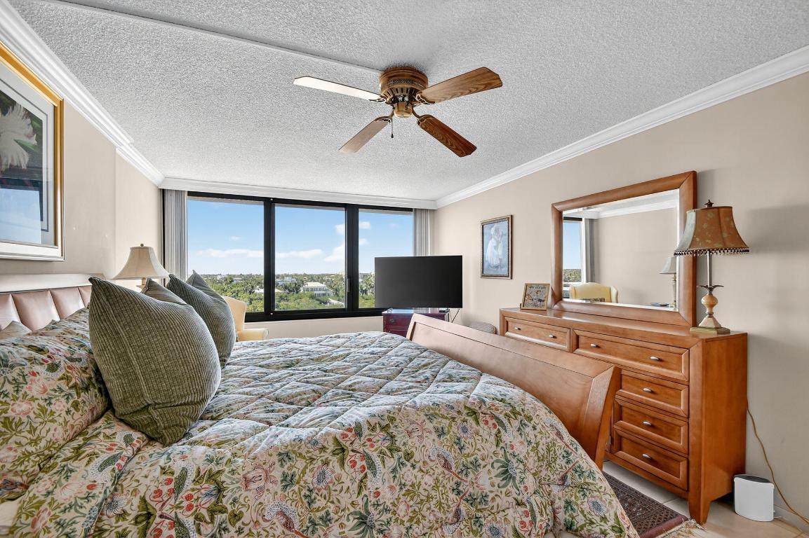 MAYFAIR HOUSE CONDO - Residential