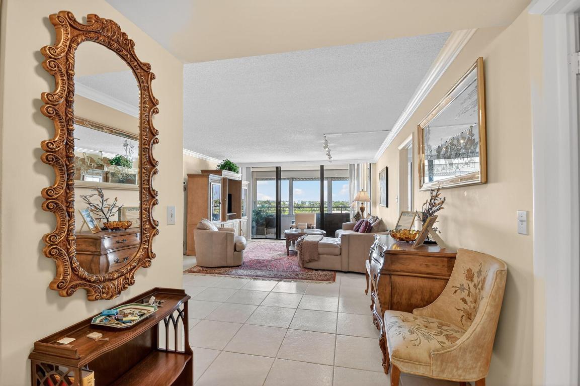 MAYFAIR HOUSE CONDO - Residential