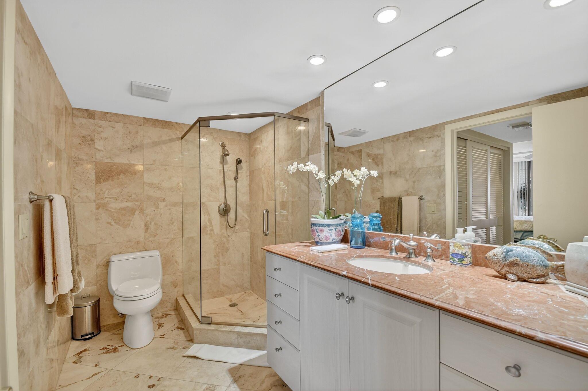 MAYFAIR HOUSE CONDO - Residential