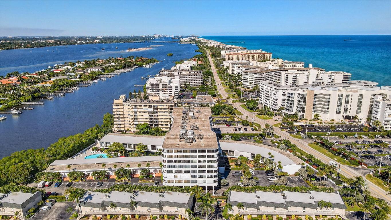 MAYFAIR HOUSE CONDO - Residential