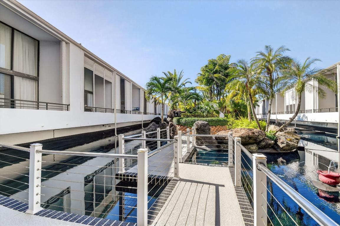 MAYFAIR HOUSE CONDO - Residential