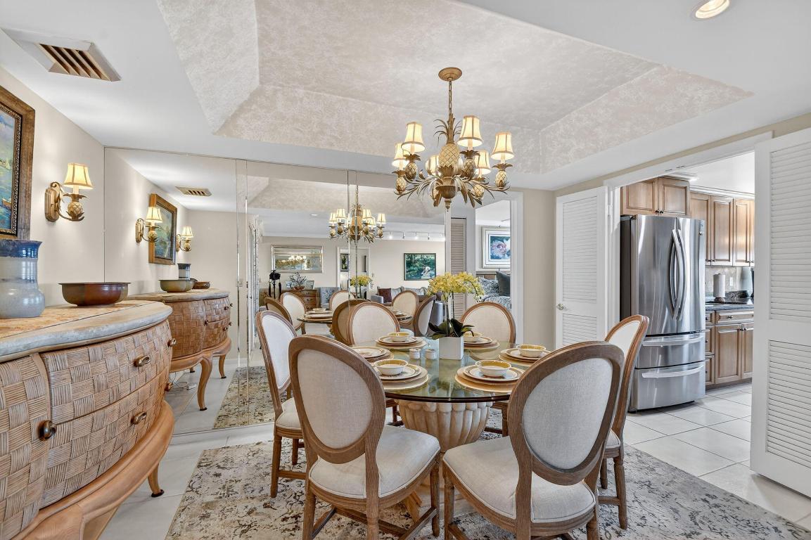 MAYFAIR HOUSE CONDO - Residential