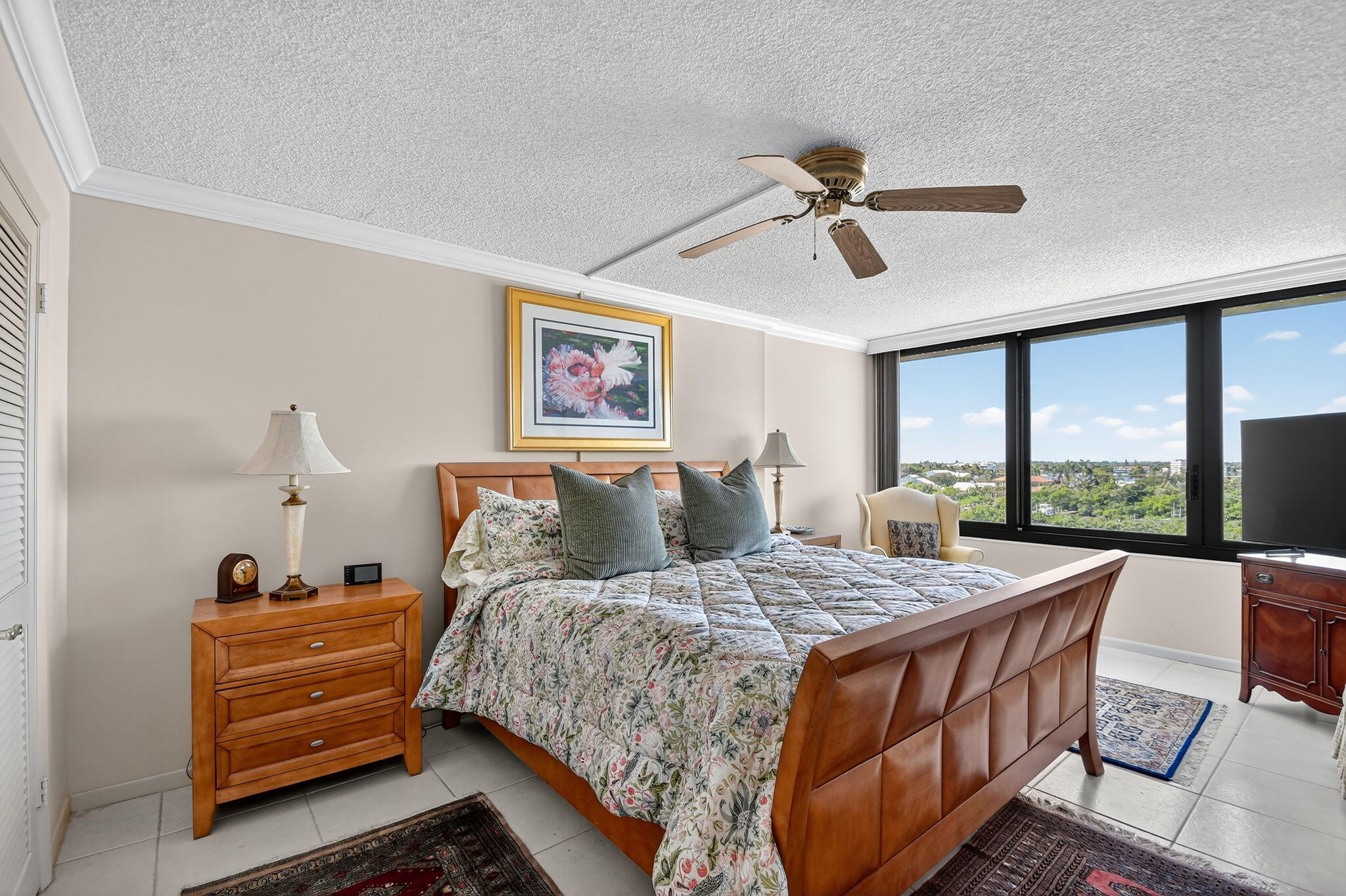 MAYFAIR HOUSE CONDO - Residential