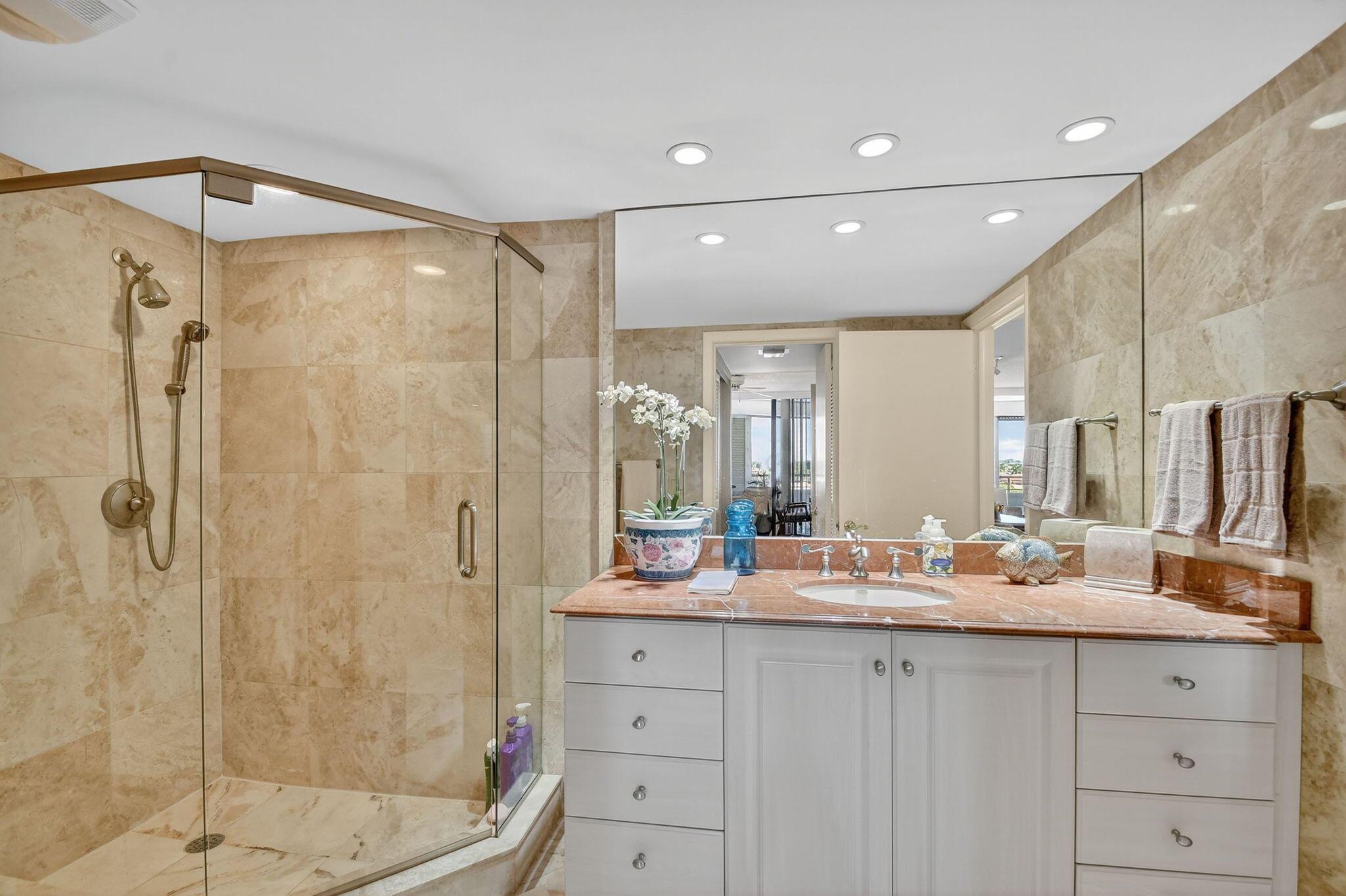 MAYFAIR HOUSE CONDO - Residential