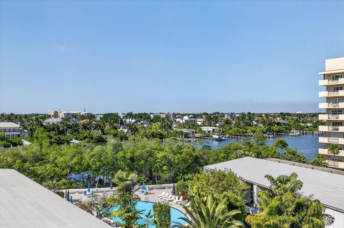 MAYFAIR HOUSE CONDO - Residential