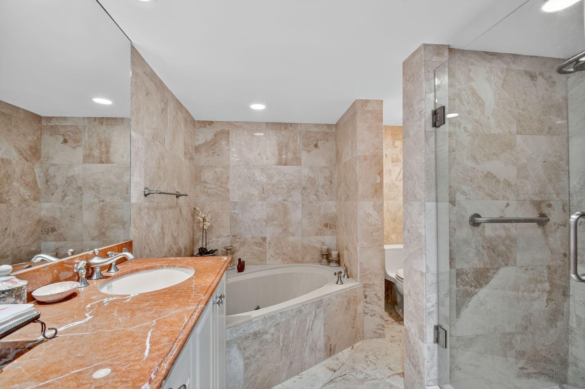 MAYFAIR HOUSE CONDO - Residential