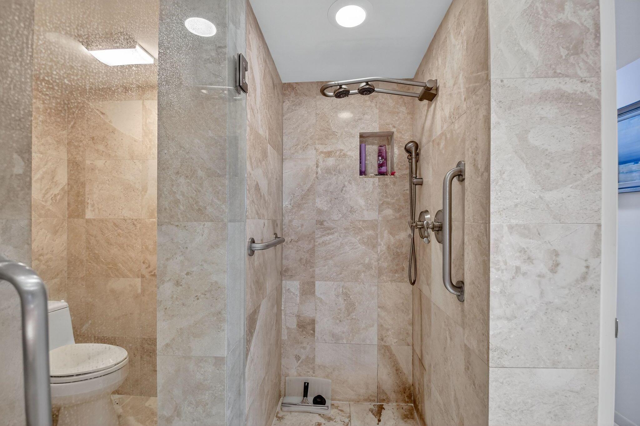 MAYFAIR HOUSE CONDO - Residential