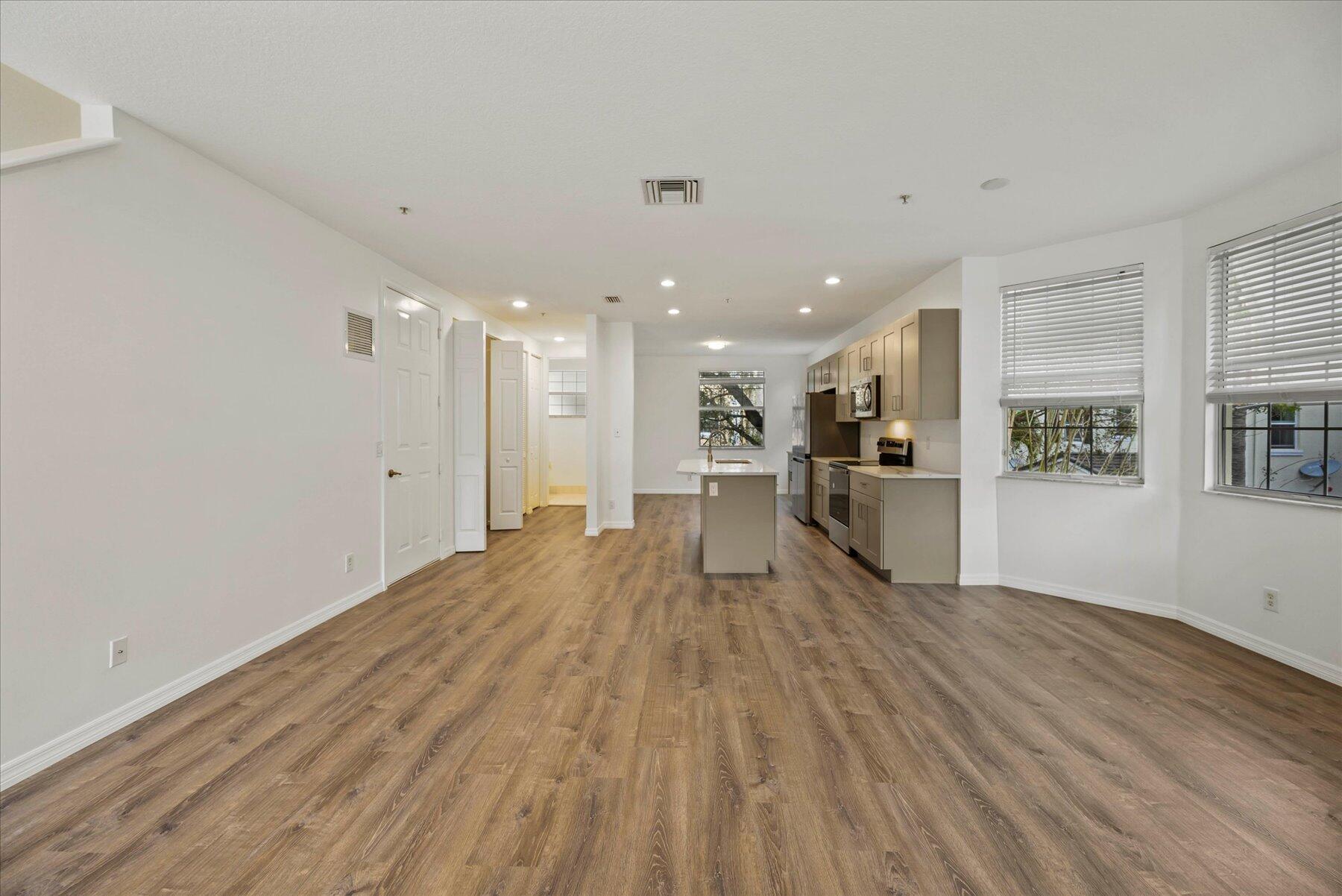 ABACOA TOWN CENTER 3 - Residential