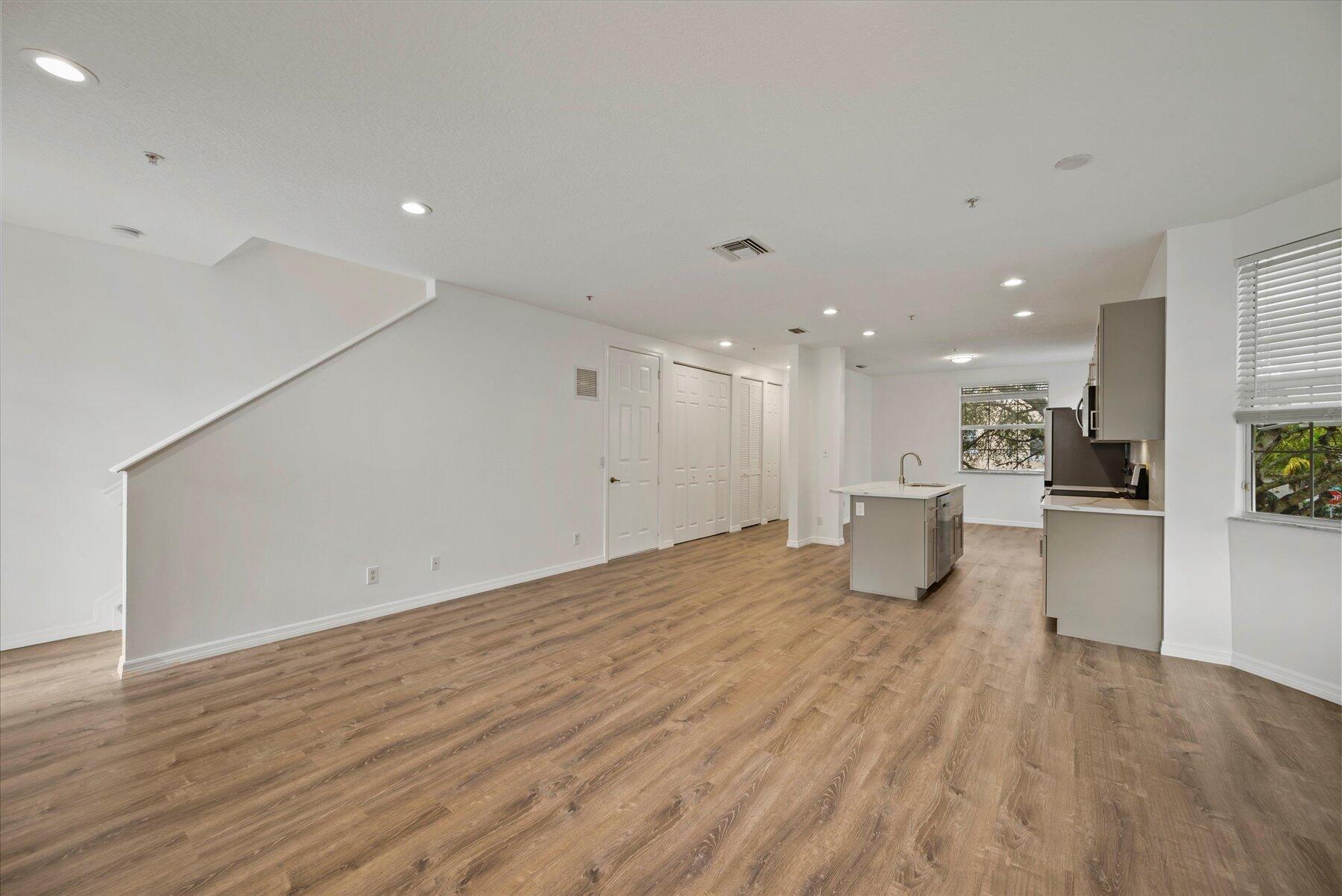 ABACOA TOWN CENTER 3 - Residential