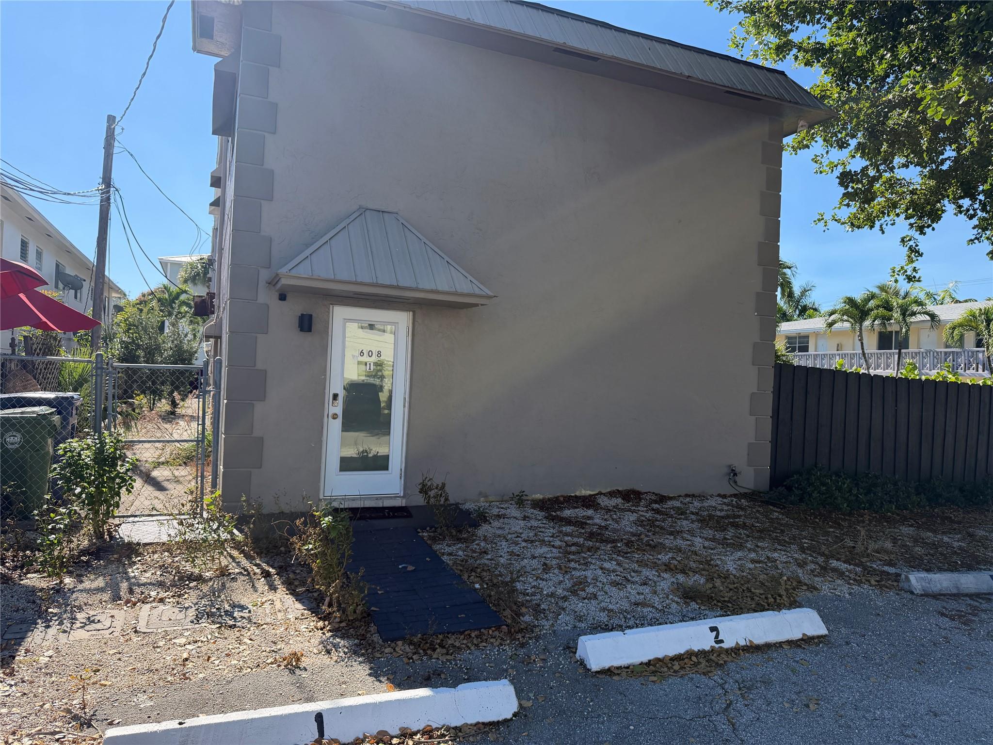 Wilton Manors Townhouse - Residential Lease