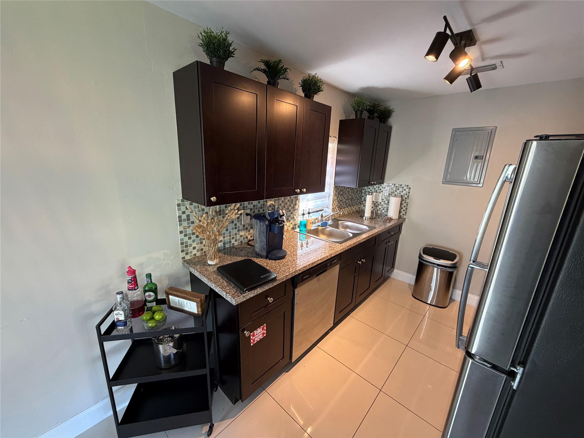 Wilton Manors Townhouse - Residential Lease