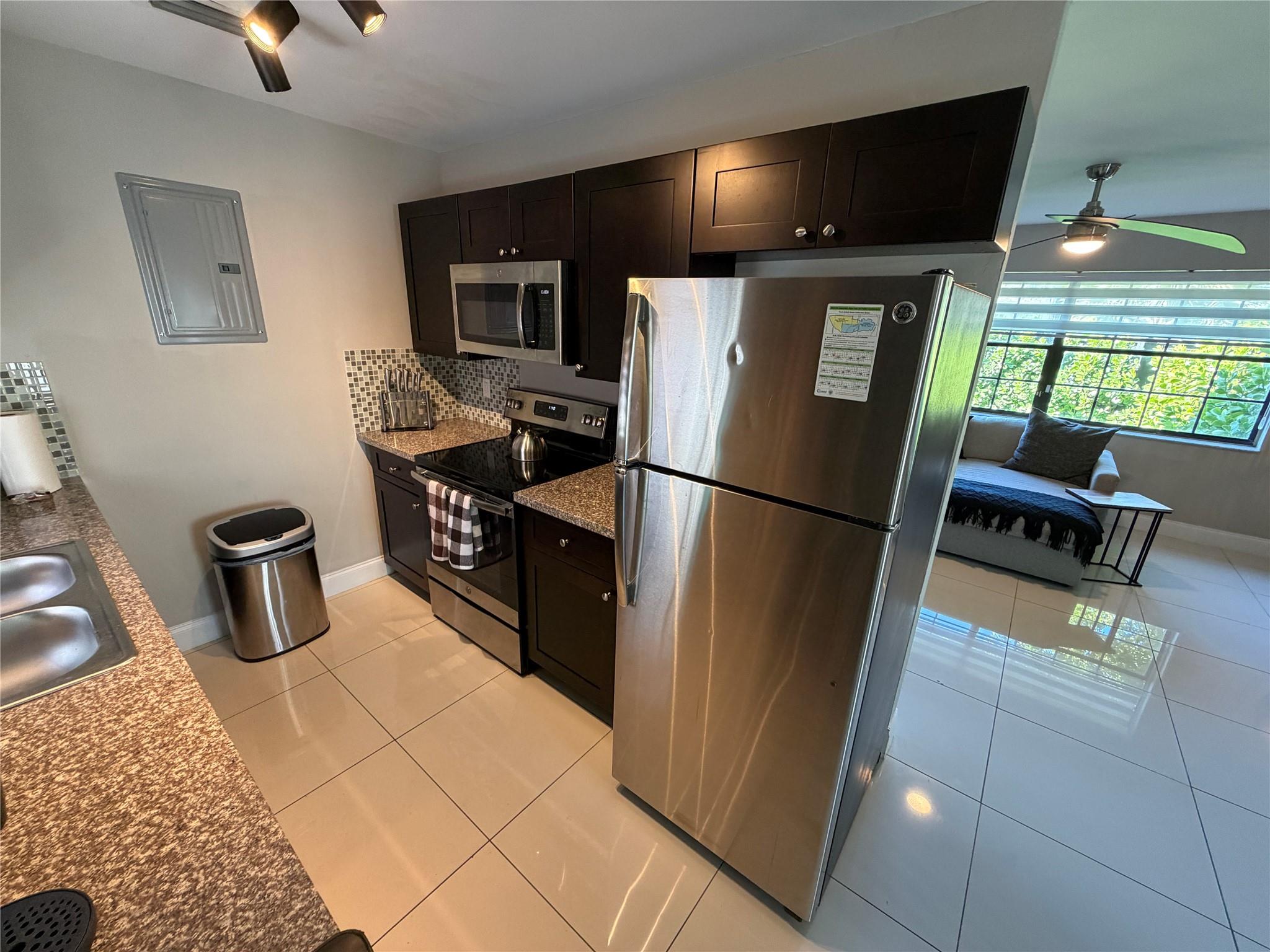 Wilton Manors Townhouse - Residential Lease