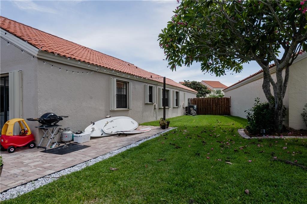 CRYSTAL POINTE 2 - Residential