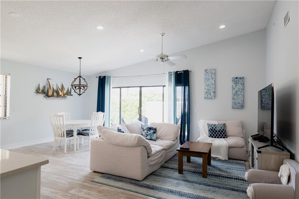 CRYSTAL POINTE 2 - Residential