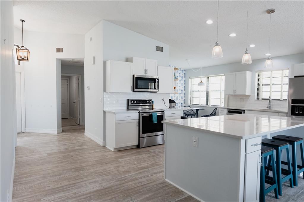 CRYSTAL POINTE 2 - Residential