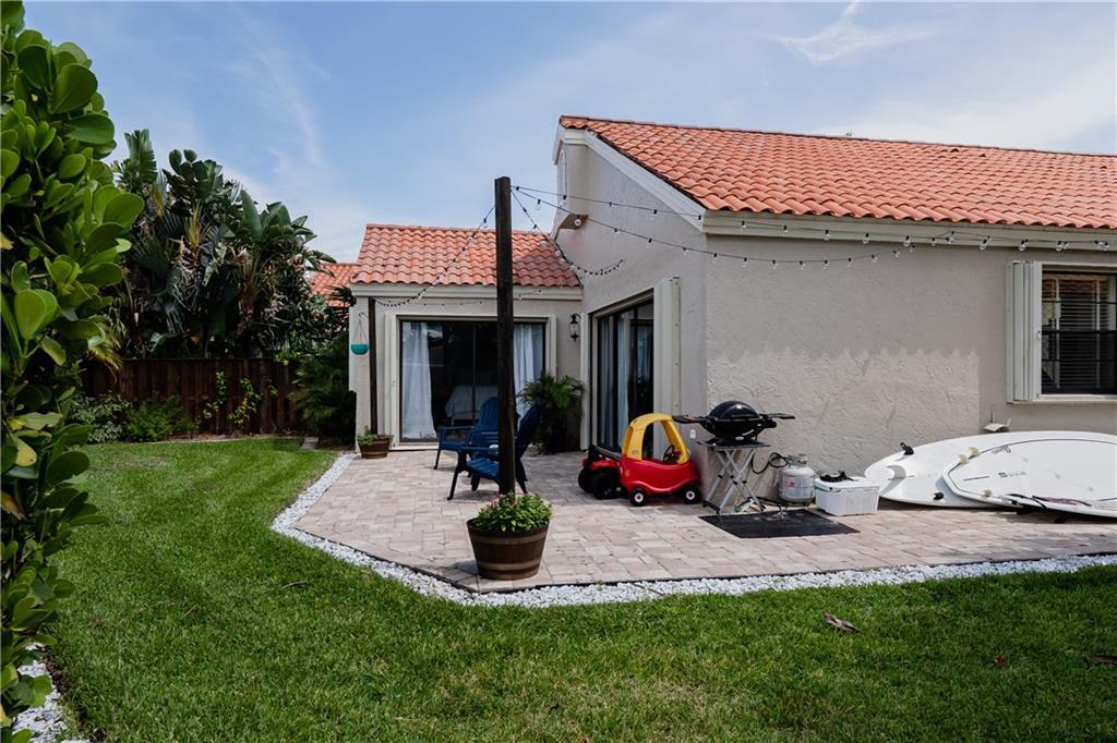 CRYSTAL POINTE 2 - Residential