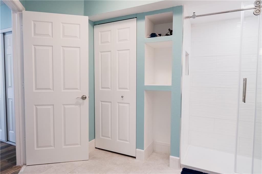 CRYSTAL POINTE 2 - Residential