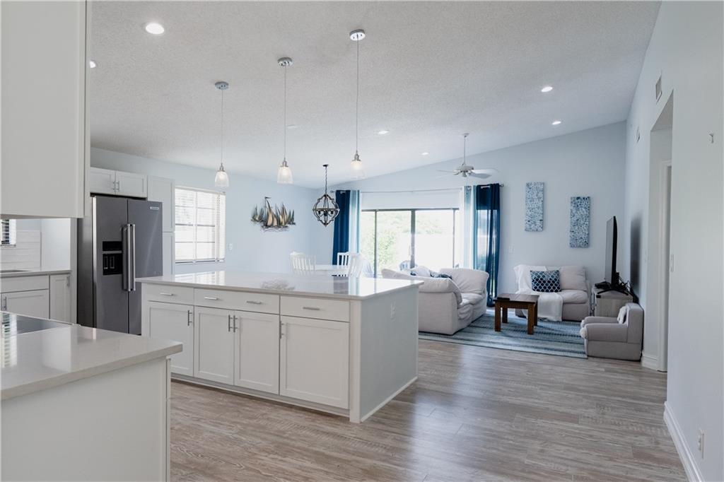 CRYSTAL POINTE 2 - Residential