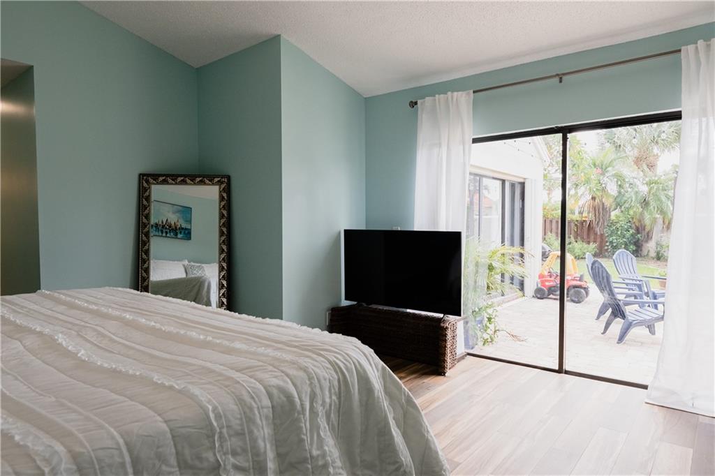 CRYSTAL POINTE 2 - Residential