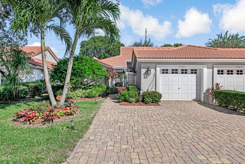 Photo of 7569 Island Breeze Terrace, Boynton Beach, FL 33437 (MLS # B26092505)