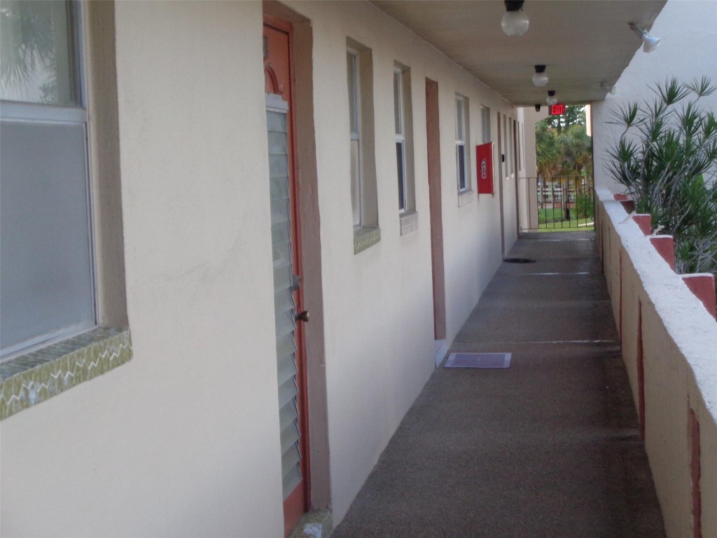 2831 E Sunrise Lks Drive 209