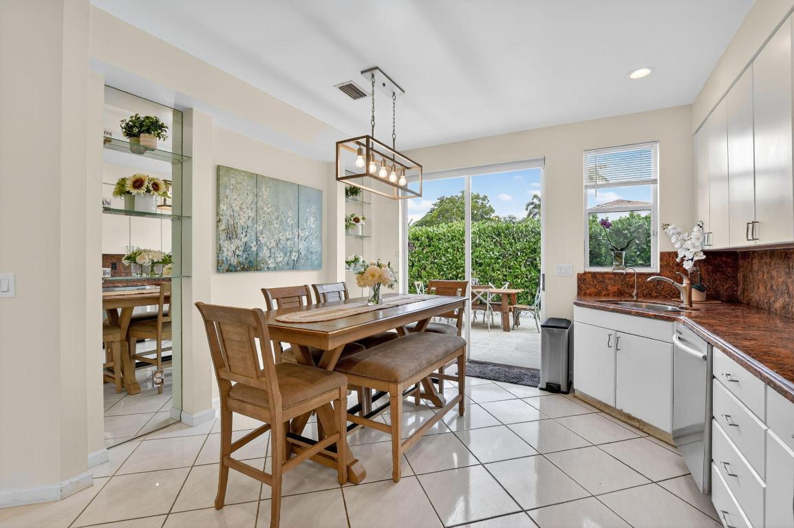 LAUREL POINTE - Residential