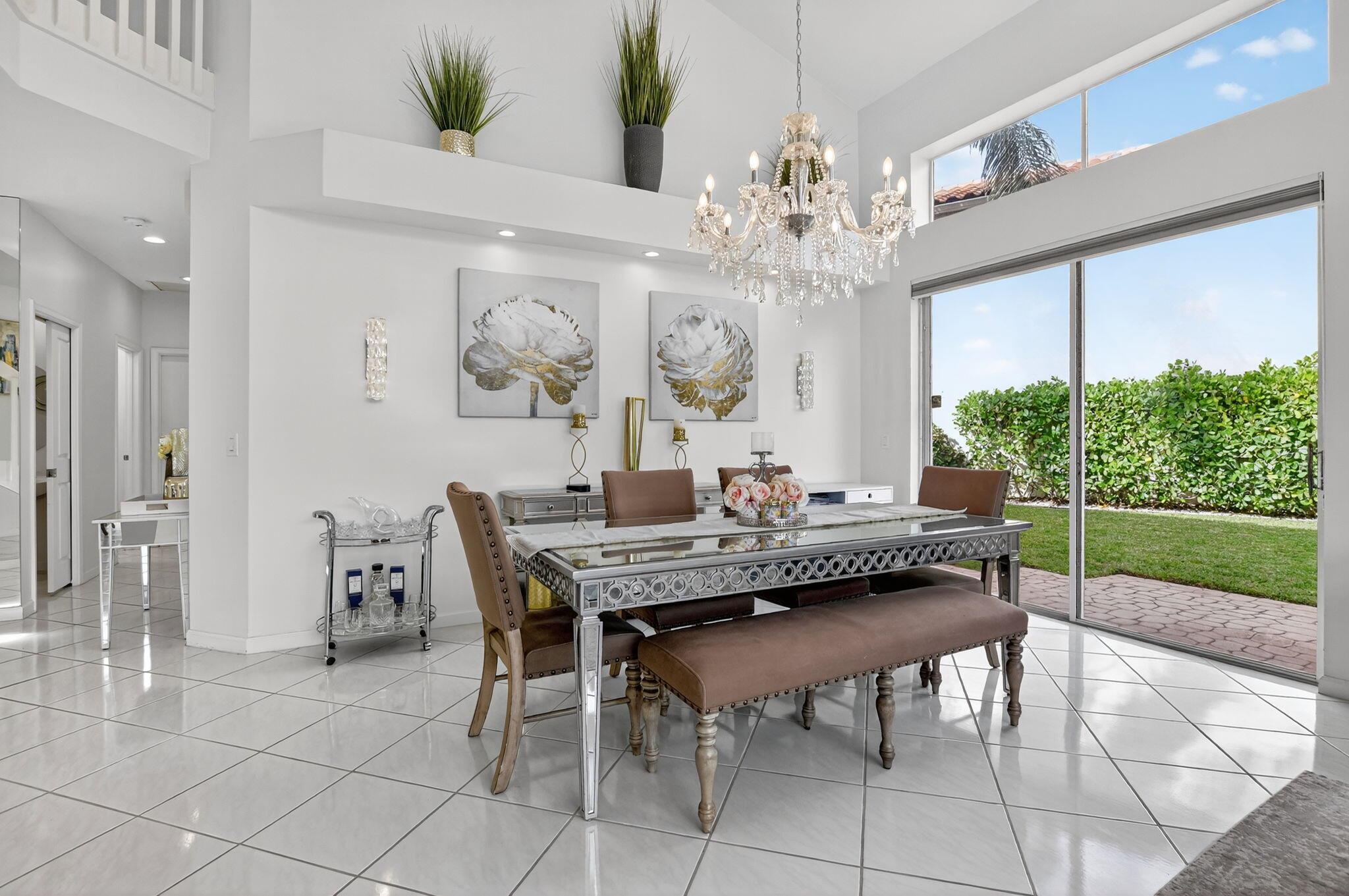 LAUREL POINTE - Residential