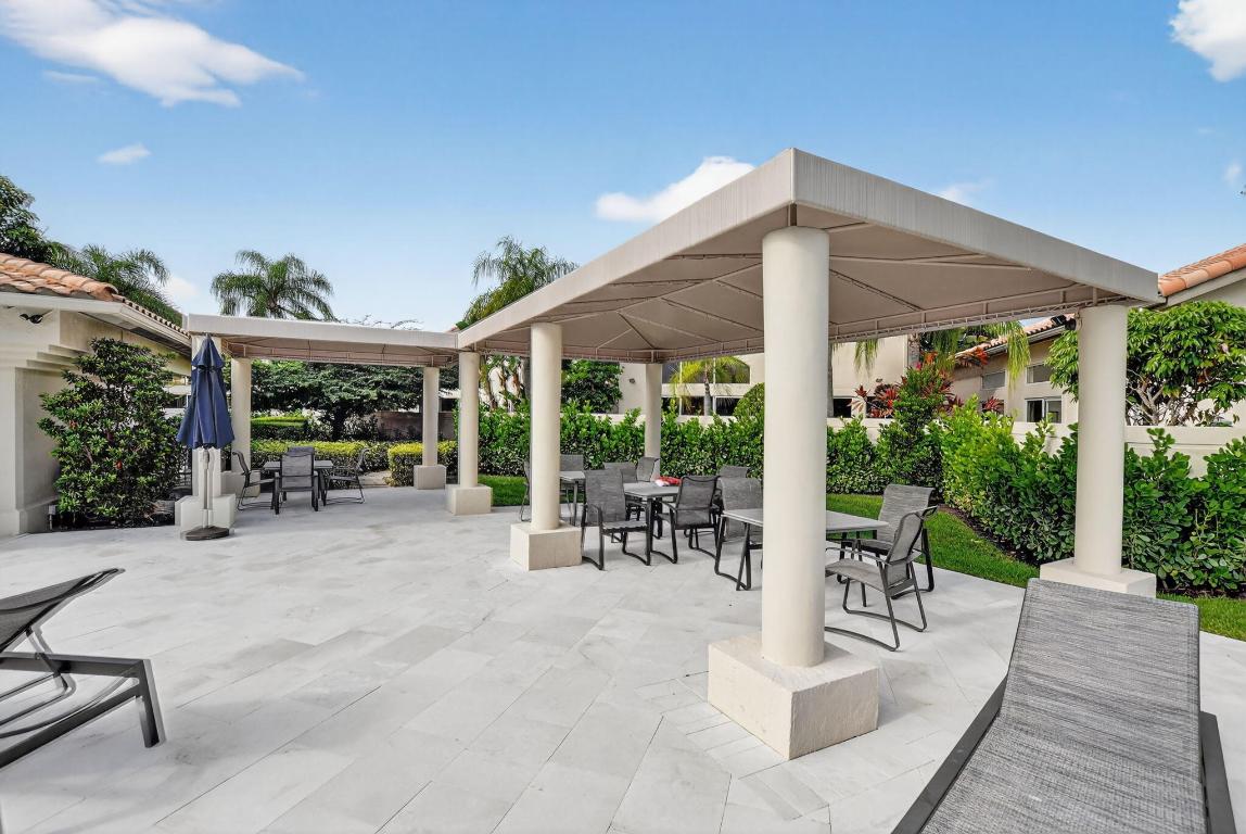 LAUREL POINTE - Residential