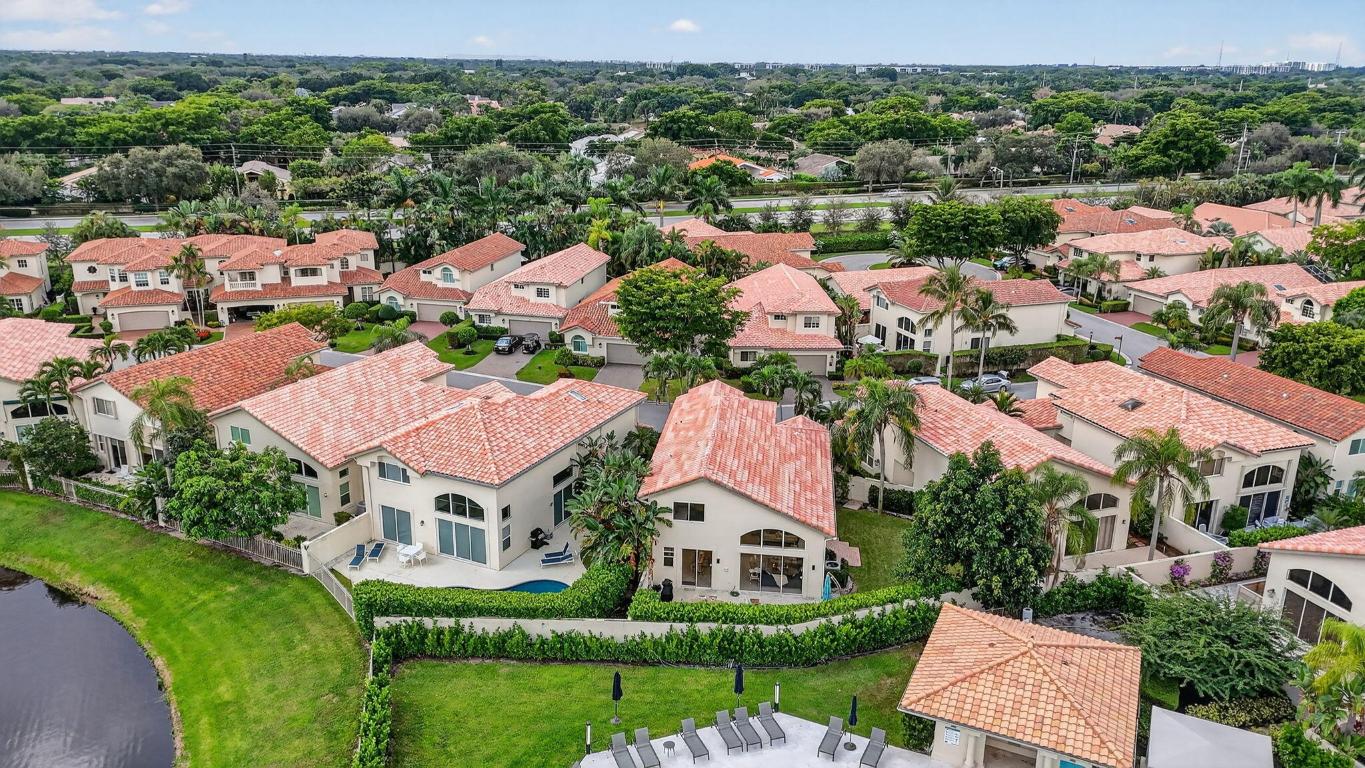 LAUREL POINTE - Residential