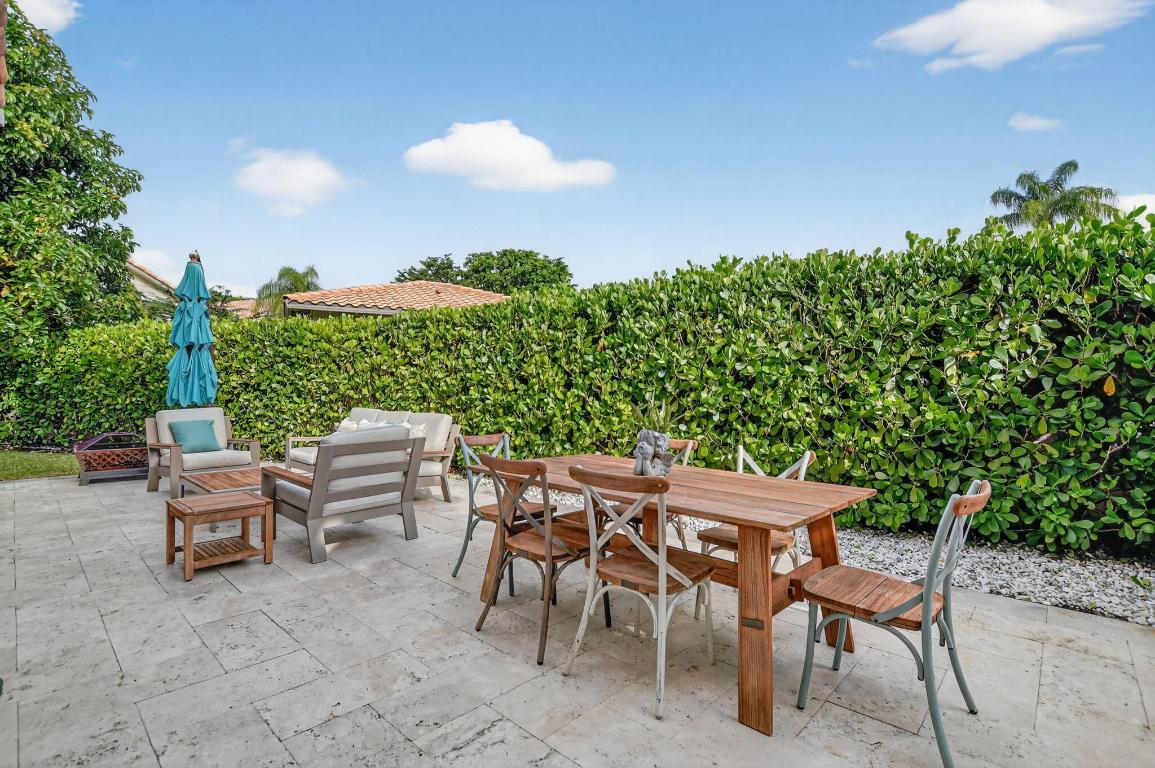 LAUREL POINTE - Residential