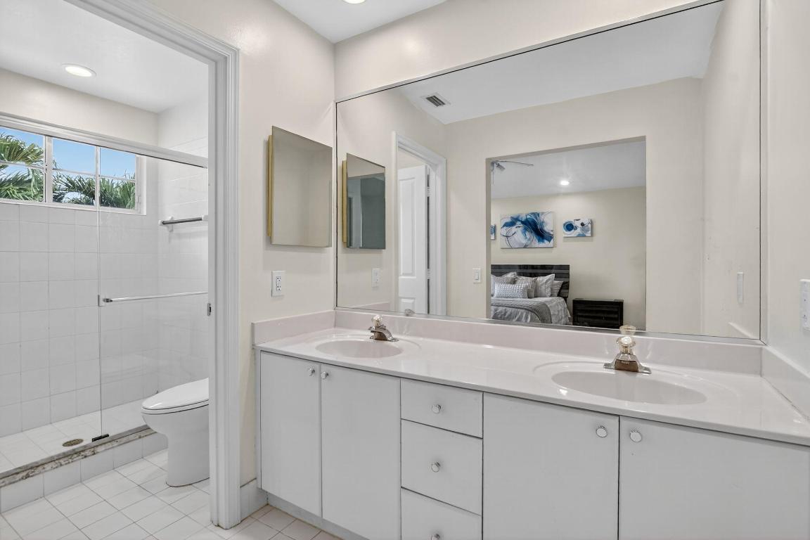 LAUREL POINTE - Residential