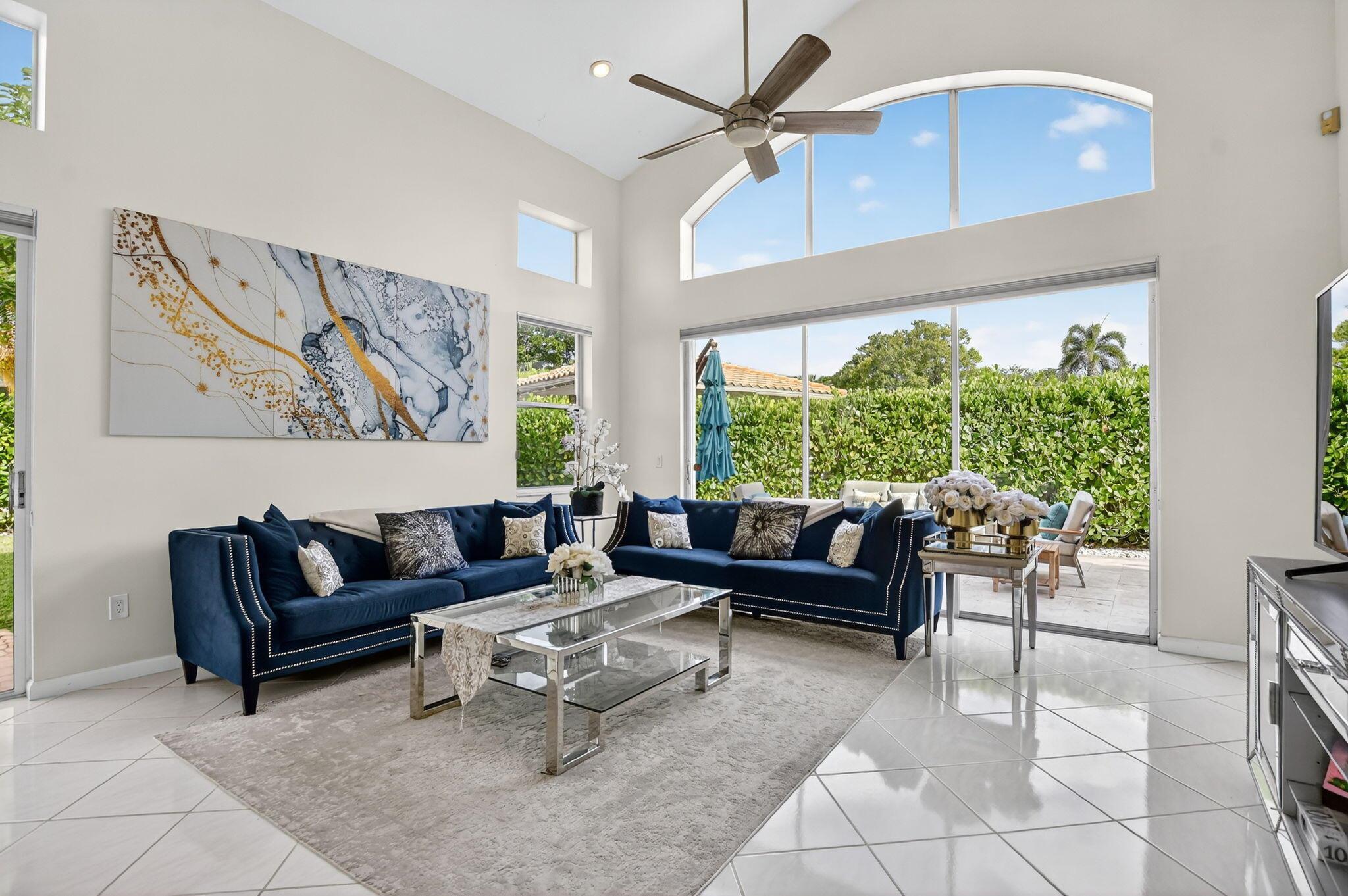 LAUREL POINTE - Residential