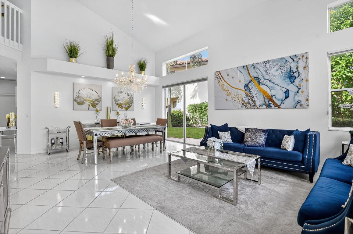 LAUREL POINTE - Residential