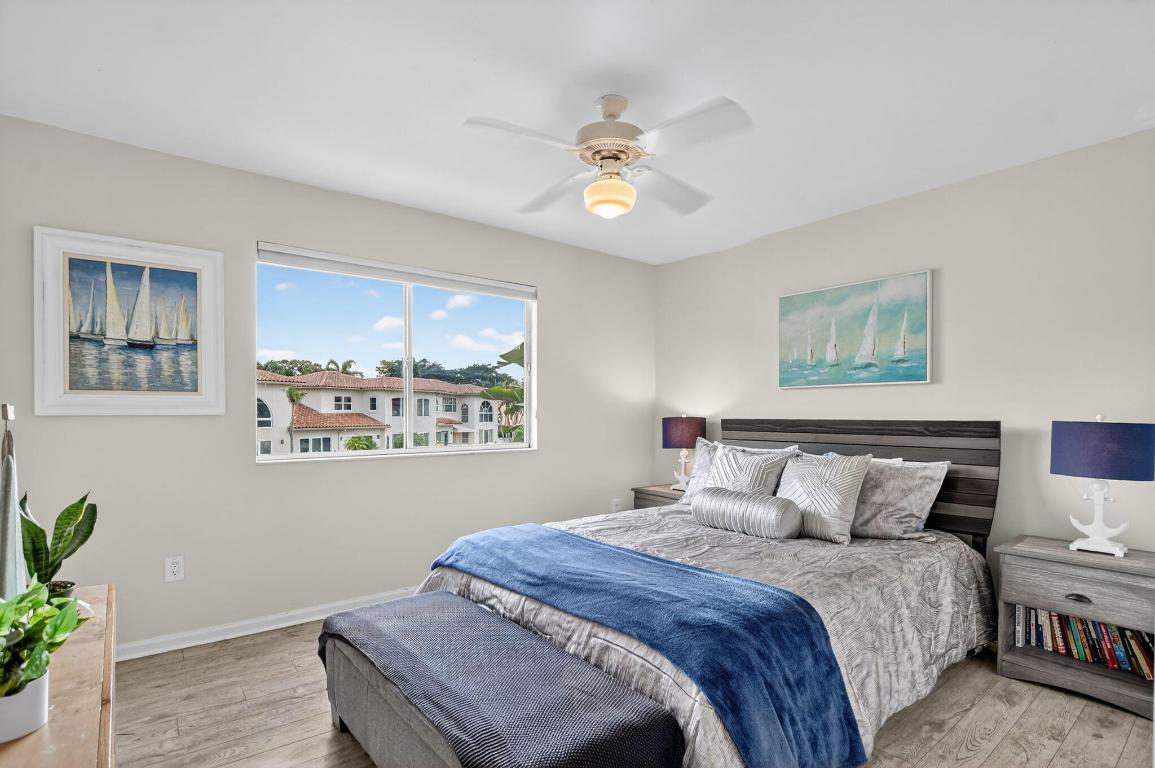 LAUREL POINTE - Residential