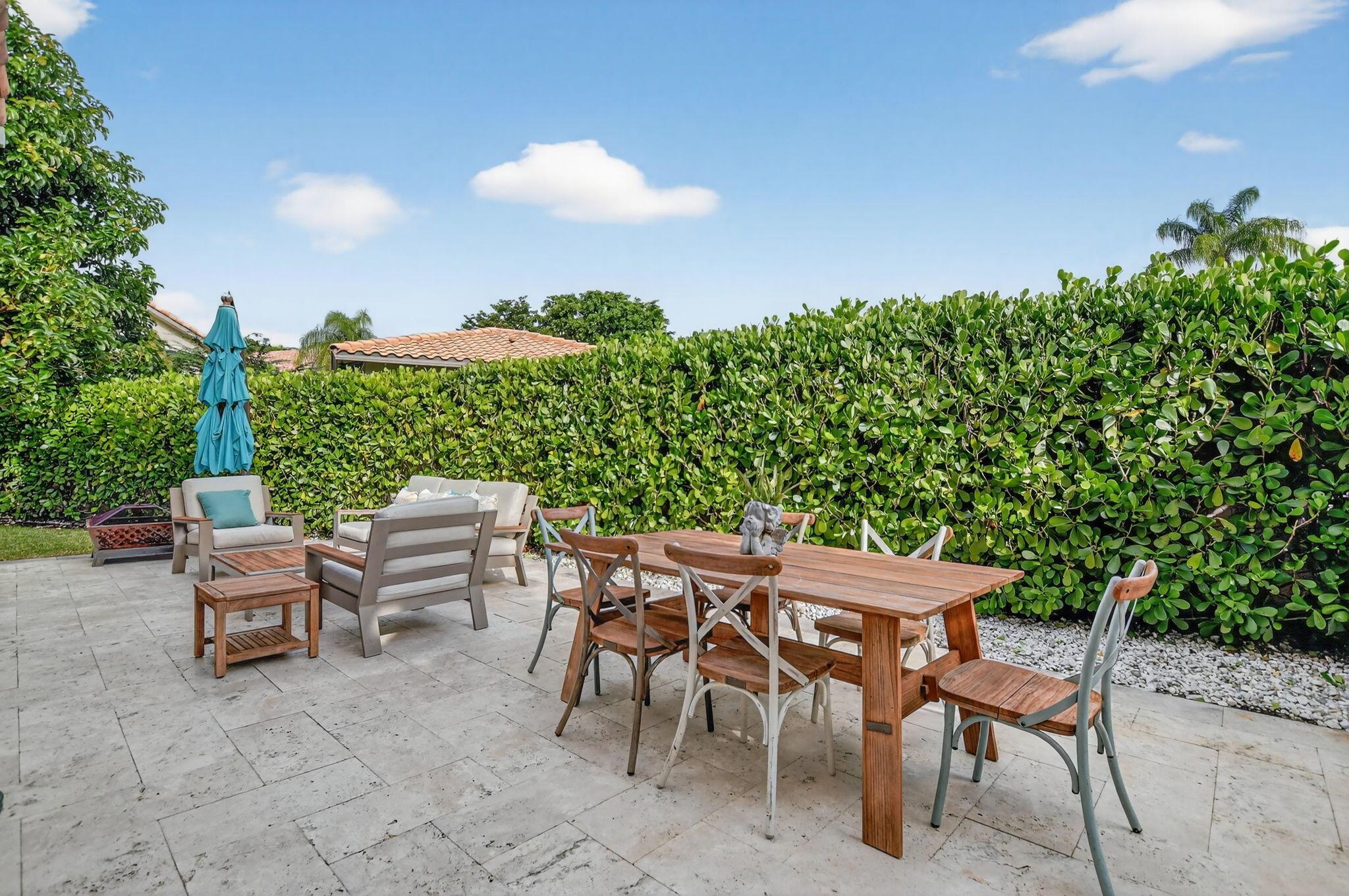 LAUREL POINTE - Residential