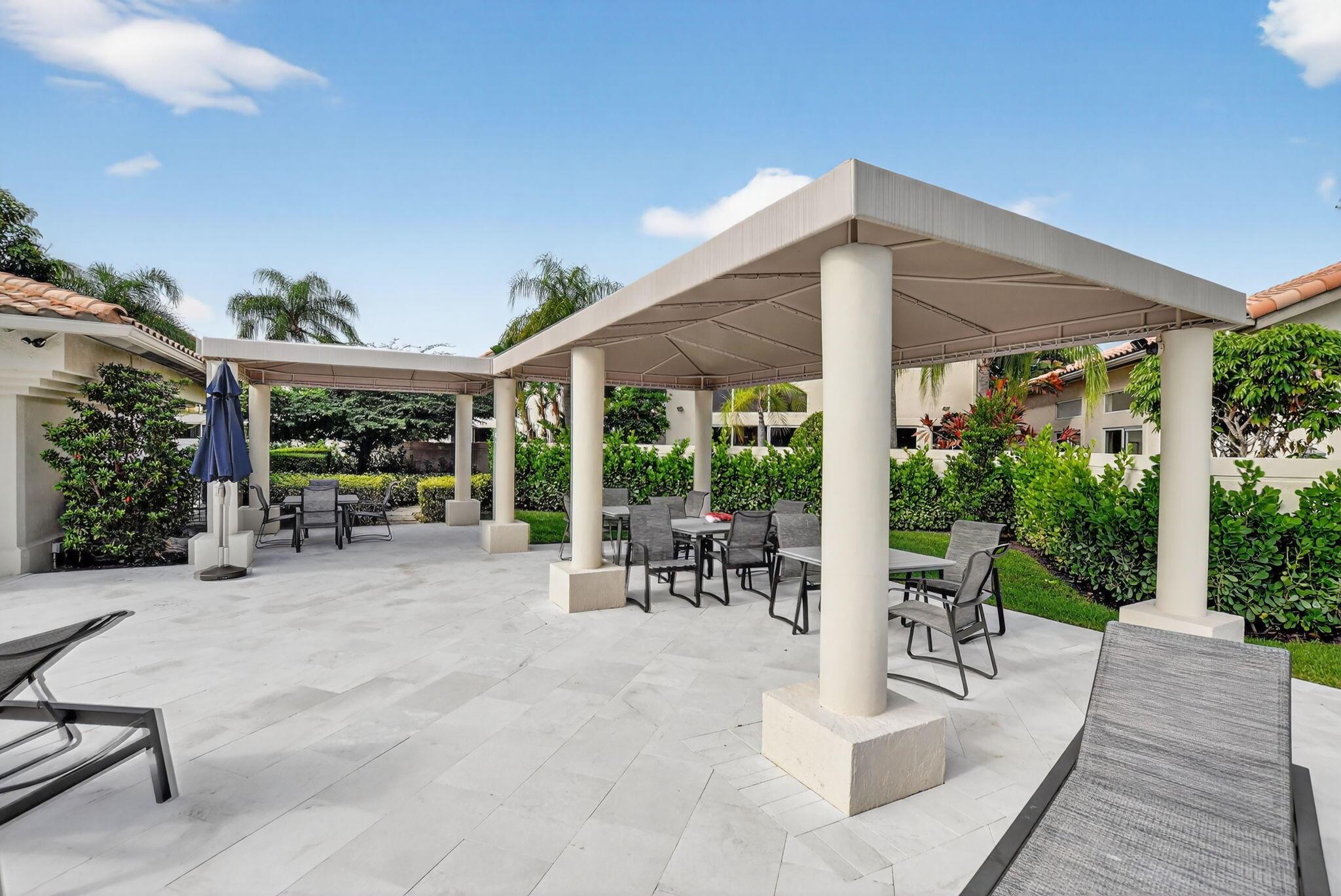 LAUREL POINTE - Residential