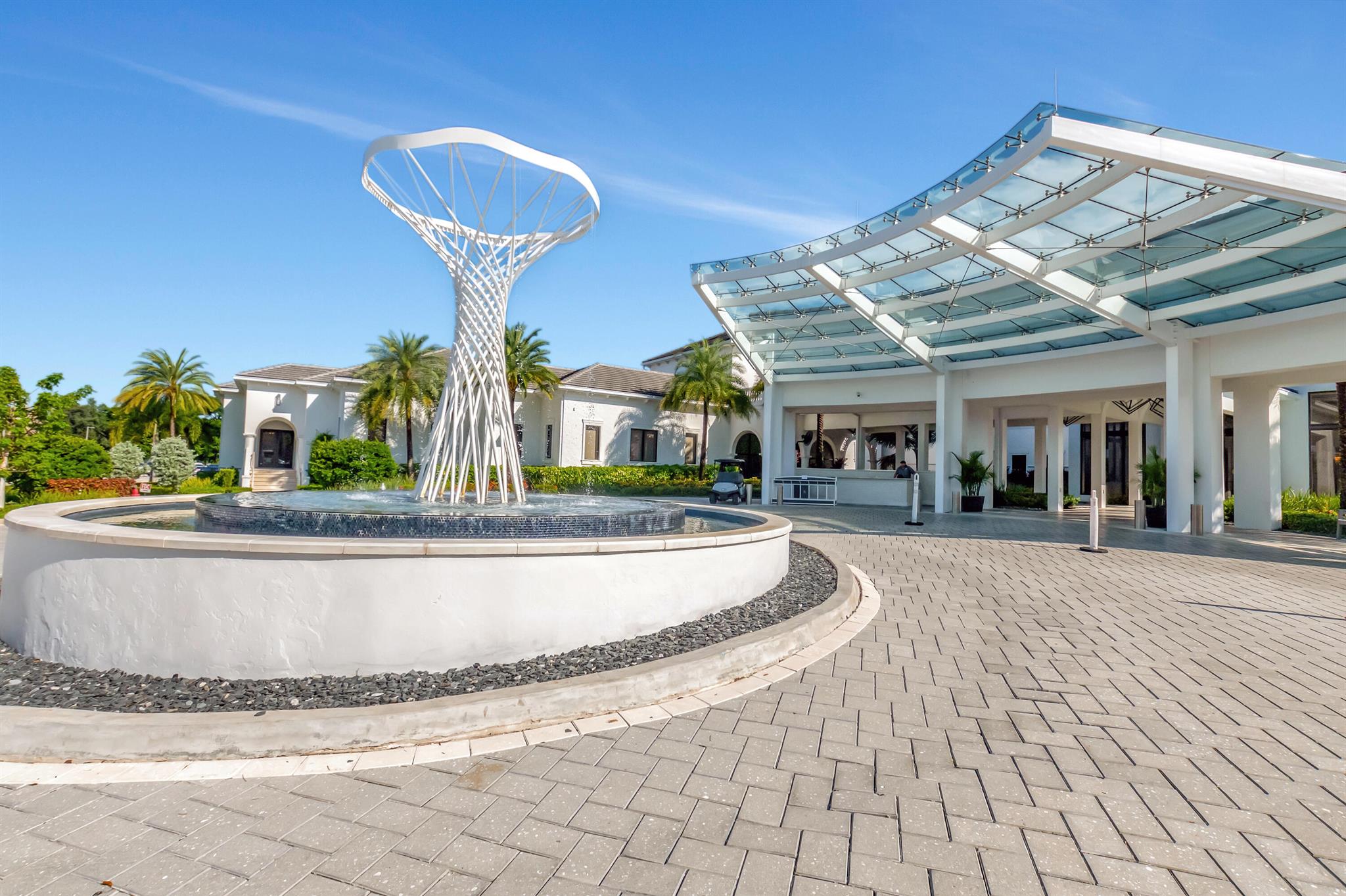 LAUREL POINTE - Residential