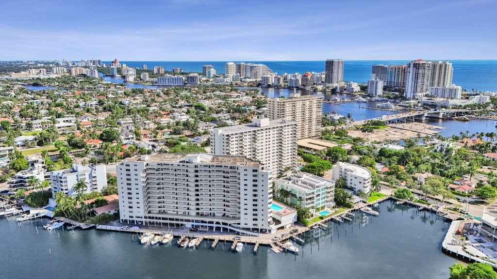 Photo of 333 SUNSET Drive #207, Fort Lauderdale, FL 33301 (MLS # B26087880)